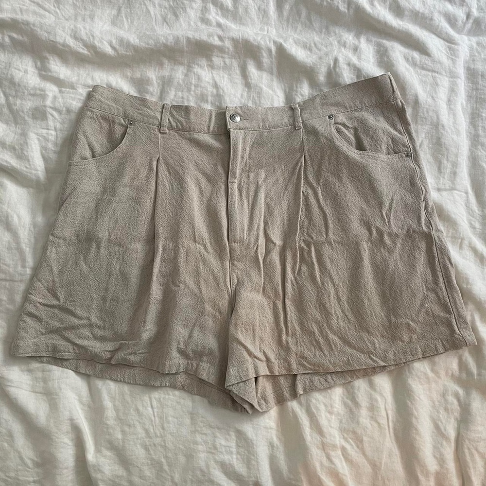 Linen shorts